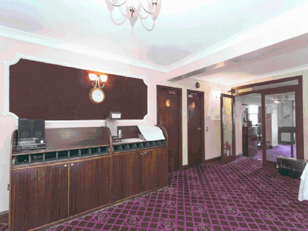 Oyo Ridgeway Hotel Чингфорд Экстерьер фото